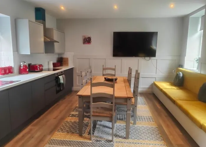 Chelsea 2 Bedroom Promenade Apartment