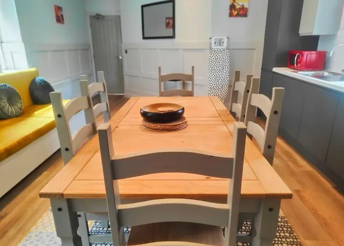 Chelsea 2 Bedroom Promenade Apartment