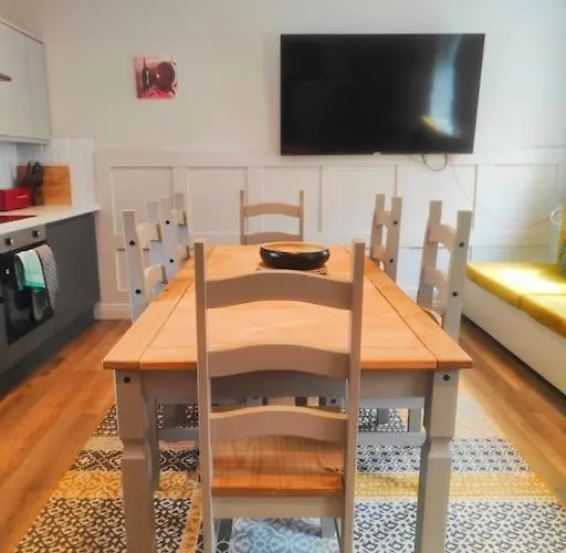 Chelsea 2 Bedroom Promenade Apartment